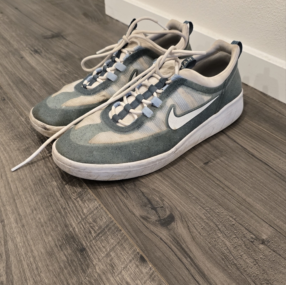 Nike Men's Green and White Sneakers